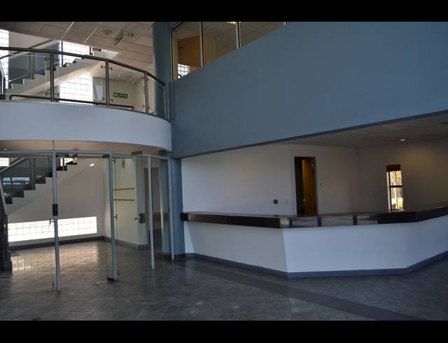 9,202M² FACTORY TO LET IN JET PARK